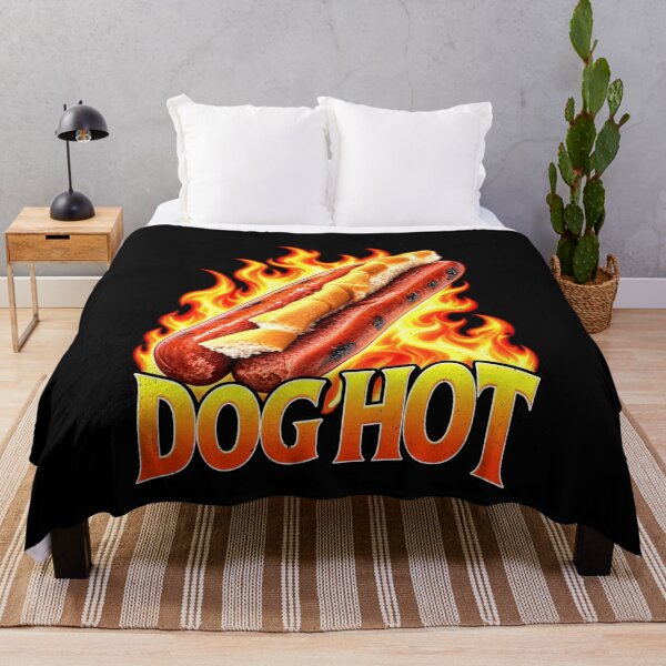 Artikelvorschau, Lustiger DOGHOT: Scharfes, umgekehrtes Hotdog-Grillen – Humorvolle Kunst entworfen und verkauft von elderberry.