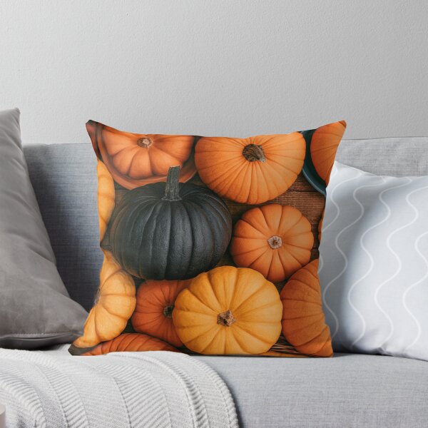 Aperçu de l'œuvre Collection d'oreillers d'Halloween créée et vendue par OutOfTheBubble.
