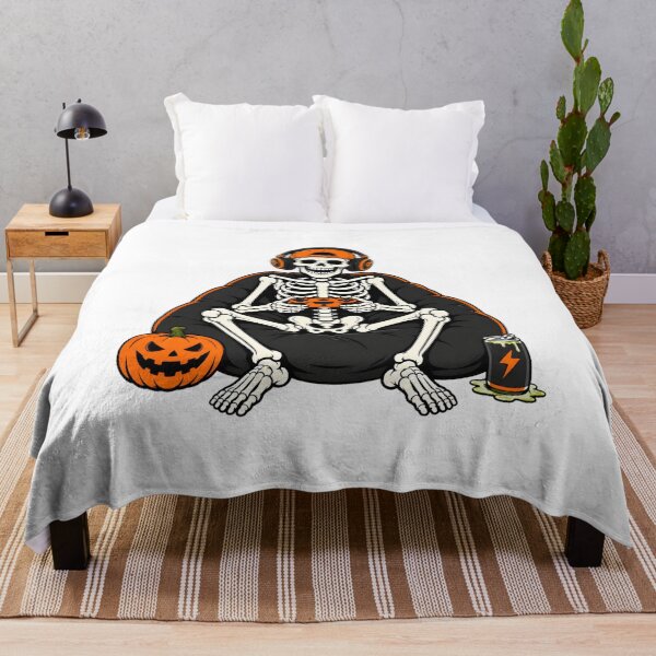 Artikelvorschau, Gaming-Skelett-Halloween-Sitzsack-Energy-Drink entworfen und verkauft von OlyvieArt.
