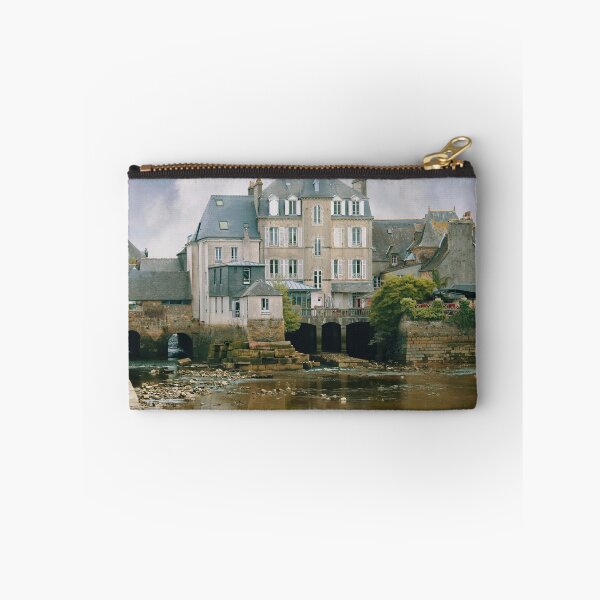 Aperçu de l'œuvre Pont de Rohan historique de Landerneau en Bretagne France créée et vendue par Martyn R Arnold Fine Art Nature & Landscape Photography.