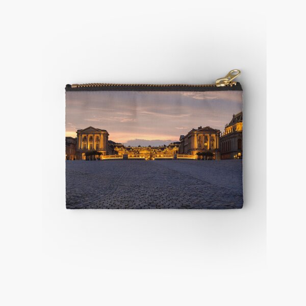 Aperçu de l'œuvre Le château de Versailles au crépuscule créée et vendue par Kasia Design.