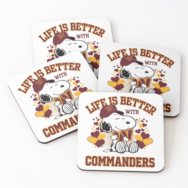 Artikelvorschau, Snoopy – Das Leben ist besser mit Commanders Football Fan-Kunst entworfen und verkauft von CaneufeyCip.