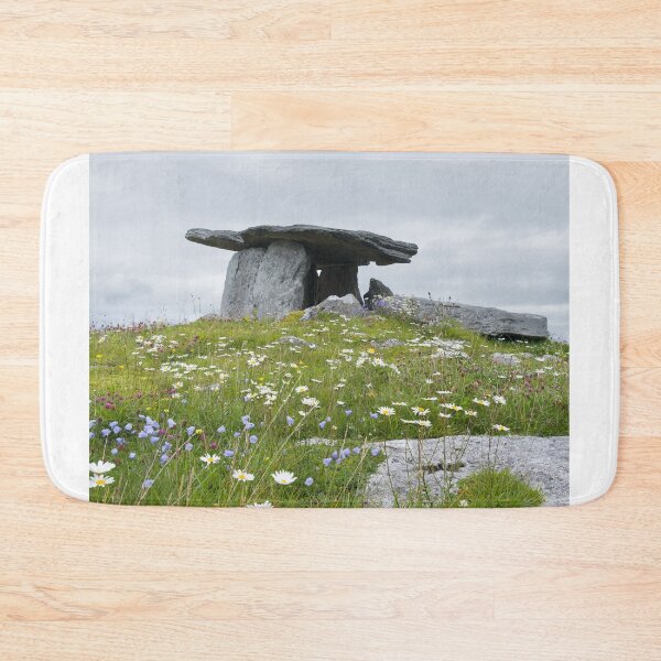 Artikelvorschau, Der Dolmen von Poulnabrone entworfen und verkauft von Adrian McGlynn.