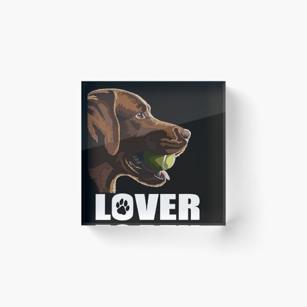 Artikelvorschau, Schokoladenbrauner Labrador hält einen Tennisball entworfen und verkauft von Just-Arts-4U.
