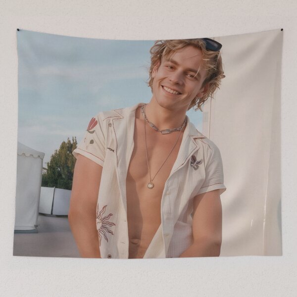 Item preview, Verano vintage de Ross Lynch designed and sold by pixelartshop4r.