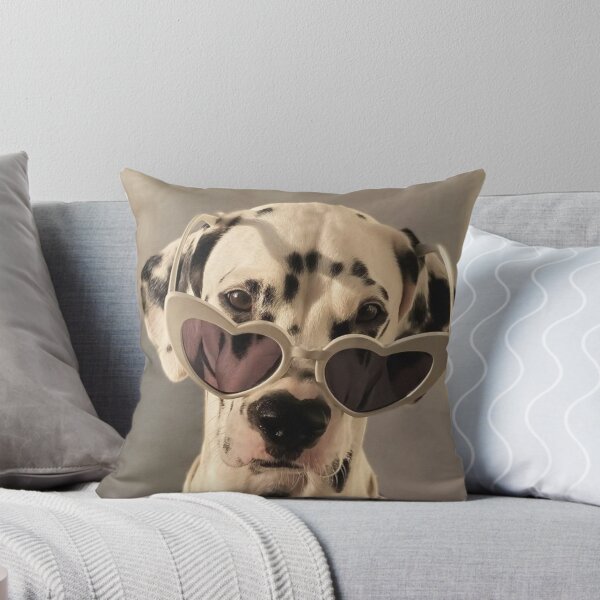 Artikelvorschau, Cooler Dalmatiner mit herzförmiger Sonnenbrille entworfen und verkauft von VanGaldo.