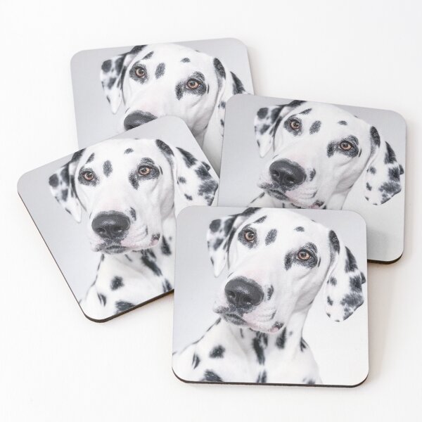 Aperçu de l'œuvre Portrait de tête inclinée d'un dalmatien curieux créée et vendue par VanGaldo.