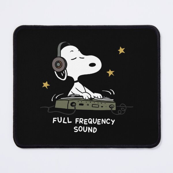 Item preview, Snoopy tocando el DJ Sonido de frecuencia completa designed and sold by TobiasHalley.