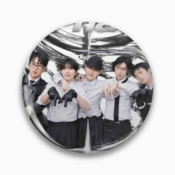Aperçu de l'œuvre MONSTA X The Phase Black White Group Design créée et vendue par Valeree Store.