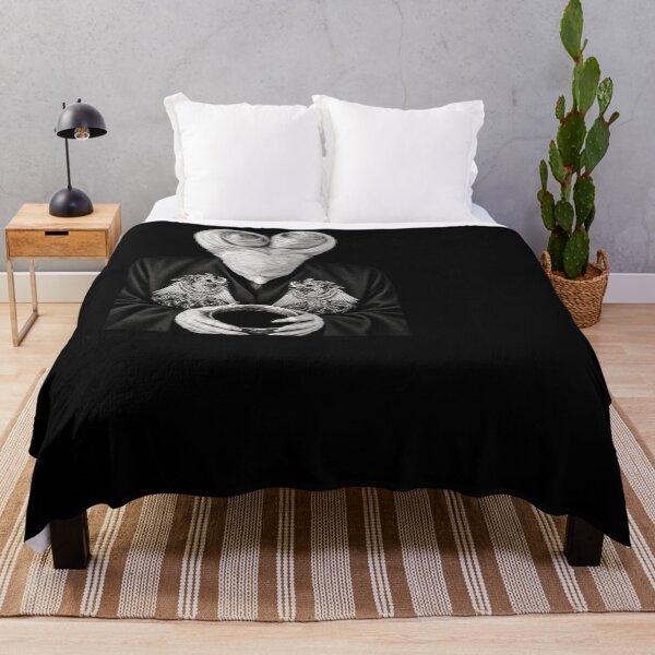 Artikelvorschau, Dracula-T-Shirts im Bram-Stoker-Vintage-Vampir-Stil entworfen und verkauft von Clairemurphy299.
