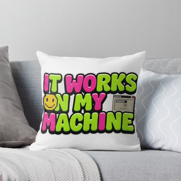 Aperçu de l'œuvre Ça marche sur ma machine | Autocollant rétro programmeur et développeur Y2K créée et vendue par Barkashow.