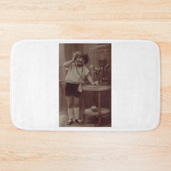 Artikelvorschau, Vintage-Sepia-Fotografie: Kind mit einem Telefon entworfen und verkauft von ellia-matheny.