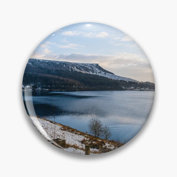 Artikelvorschau, Winterliche Ruhe am Ladybower-Stausee entworfen und verkauft von Astute-Artio-Photography.