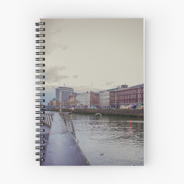 Artikelvorschau, Harmonie zwischen Stadt und Fluss entworfen und verkauft von sutradelanoche.