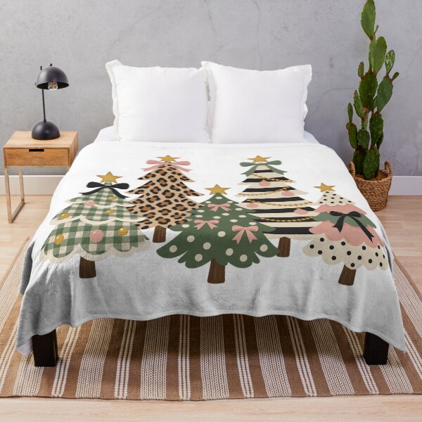 Aperçu de l'œuvre Five Patterned Christmas Trees with Bows créée et vendue par skyartdesign.