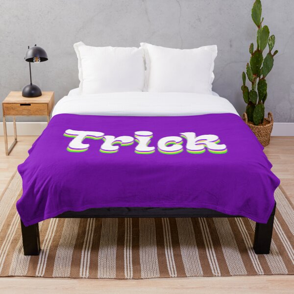 Artikelvorschau, Trick Retro Green Purple Gradient Women Halloween  entworfen und verkauft von JaymeOctober.