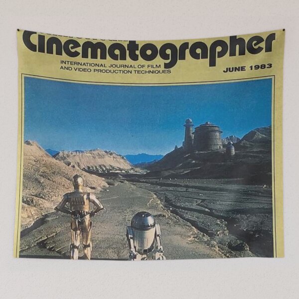 Artikelvorschau, Fan-Art-Cover des American Cinematographer Magazins – Originales, individuelles Vintage-Filmplakat-Wandbild-T-Shirt-Design entworfen und verkauft von Cool Robot Bro..