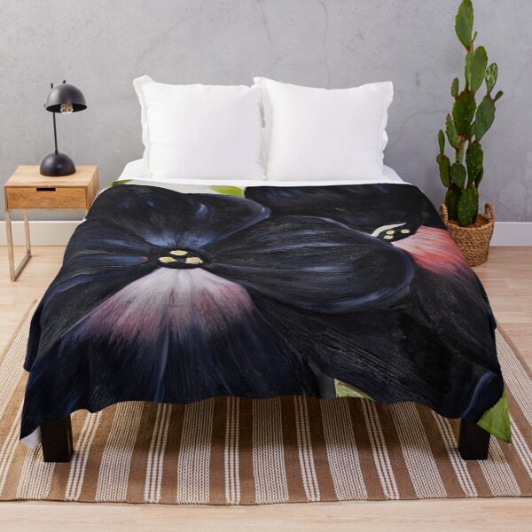 Artikelvorschau, Schwarze und violette Petunien entworfen und verkauft von EtherShadeArt.