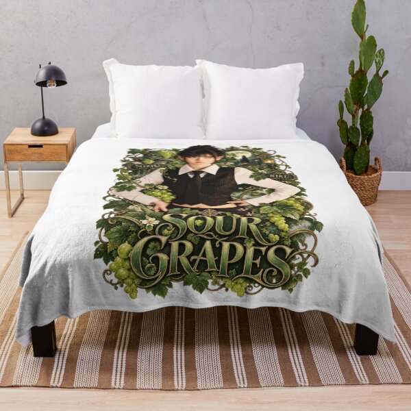 Artikelvorschau, Wunderschönes Riku NiziU Sour Grapes Rahmendesign entworfen und verkauft von Valereekmerch.