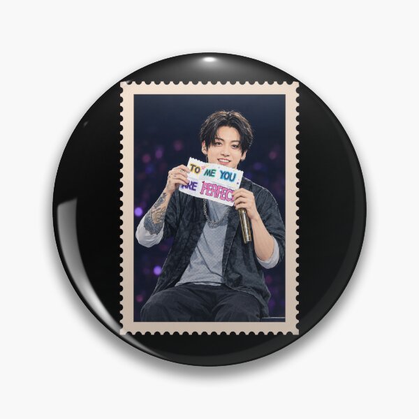 Artikelvorschau, BTS Jungkook – „To Me You Are Perfect“-Poster – Moment beim Arirang-Konzert entworfen und verkauft von moteesshop.