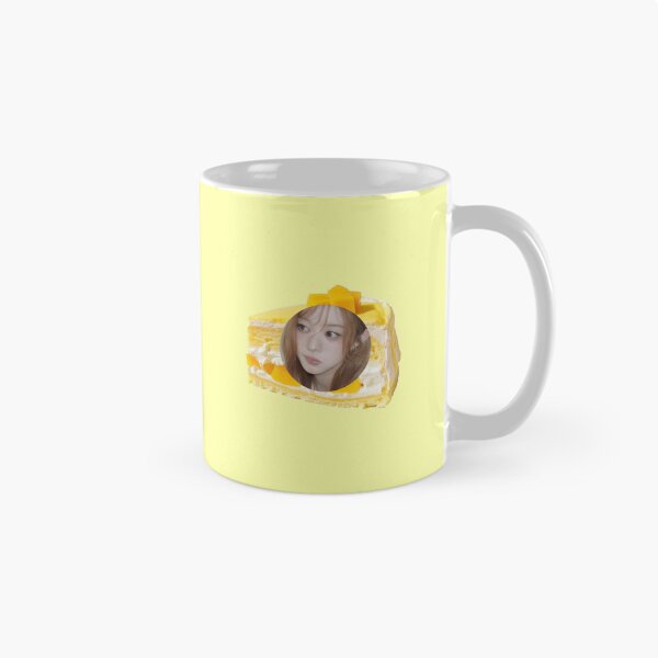 Item preview, ILLIT Minju cake sticker designed and sold by hyukaria.kpop.