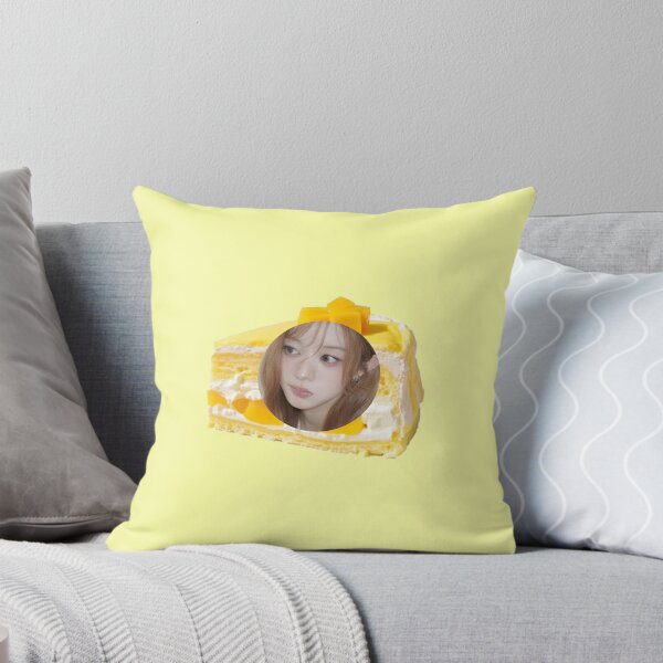 Item preview, ILLIT Minju cake sticker designed and sold by hyukaria.kpop.