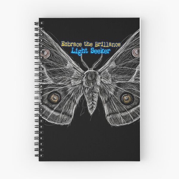 Aperçu de l'œuvre Embrassez la brillance - Art du papillon de nuit chercheur de lumière créée et vendue par BrainConstip.