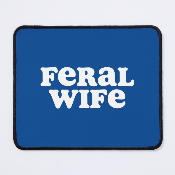 Artikelvorschau, Wilde Ehefrau – Lustiges Ehefrauen-Humor – Geschenkidee für die wilde Frau zur Hochzeit Nr. 1 entworfen und verkauft von SalahBlt.