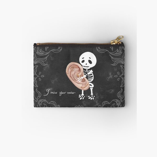 Aperçu de l'œuvre Petite Ku qui étreint l'oreille percée créée et vendue par momolaart.