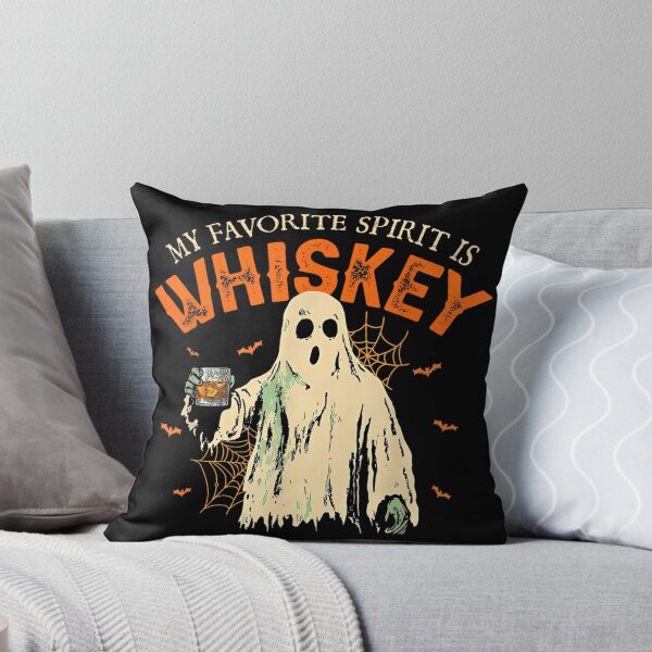 Artikelvorschau, Mein Lieblingsgetränk ist Whiskey – Lustiges Geisterkostüm für Halloween entworfen und verkauft von Taniyah Gomes.