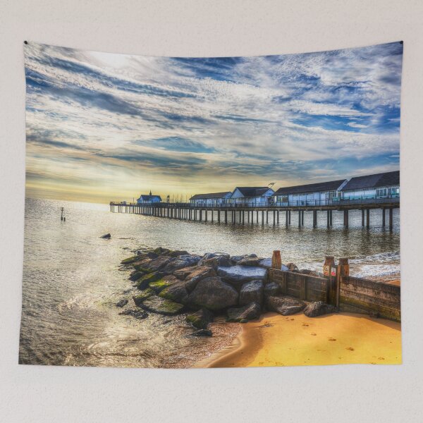 Artikelvorschau, Southwold Pier bei Sonnenuntergang, Suffolk, England entworfen und verkauft von Paul Thompson Photography.