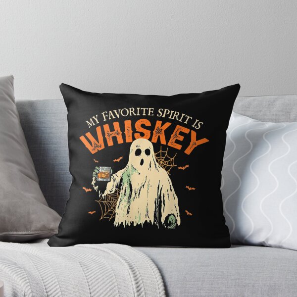 Artikelvorschau, Mein Lieblingsgetränk ist Whiskey – Lustiges Geisterkostüm für Halloween entworfen und verkauft von Suzu Comena.