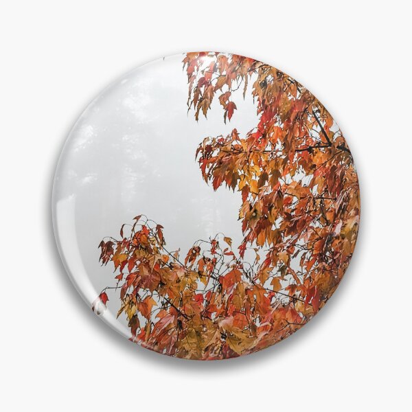 Aperçu de l'œuvre Arbre d'automne dans un épais brouillard matinal créée et vendue par bluerosesart37.