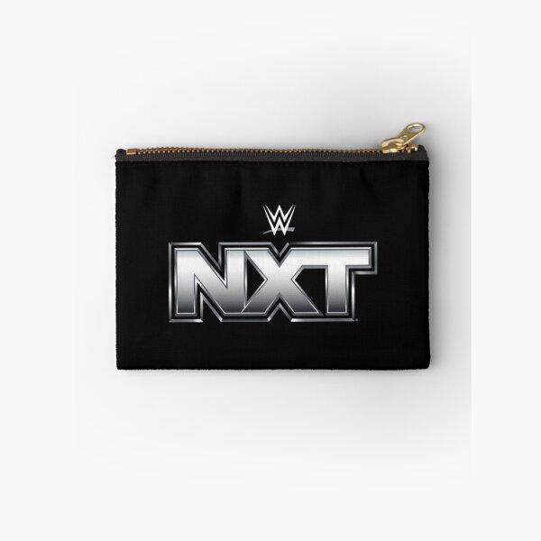 Aperçu de l'œuvre Logo NXT en bouclier métallique argenté créée et vendue par Stungmans.