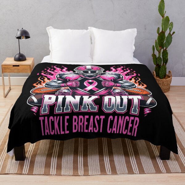 Aperçu de l'œuvre Pink Out Tackle, le football de sensibilisation au cancer du sein créée et vendue par LouisaOReilly.