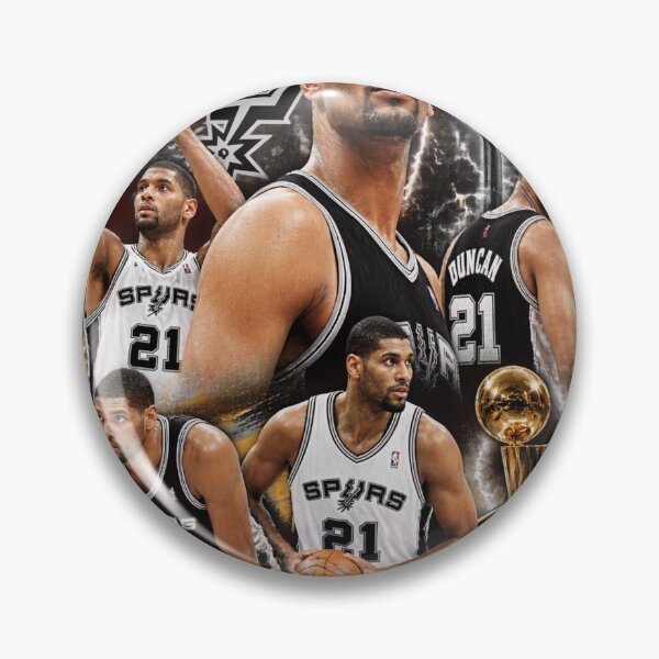 Aperçu de l'œuvre T-shirt Tim Duncan Spurs, légende du championnat NBA - 72 créée et vendue par MarilynTracey.