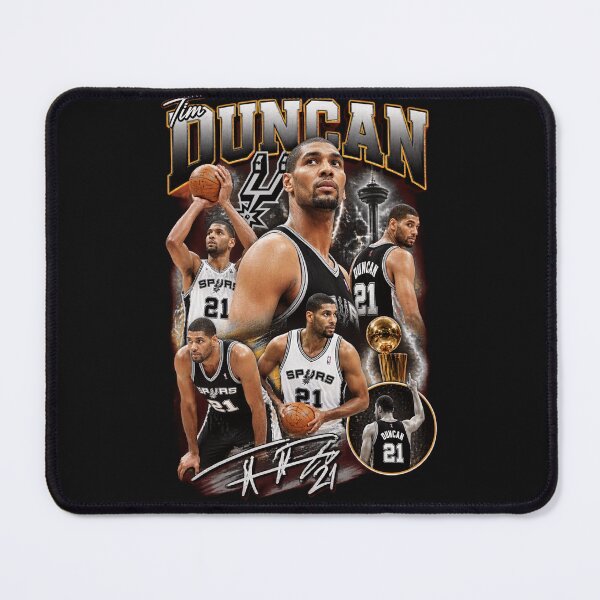 Aperçu de l'œuvre T-shirt Tim Duncan Spurs, légende du championnat NBA - 72 créée et vendue par MarilynTracey.