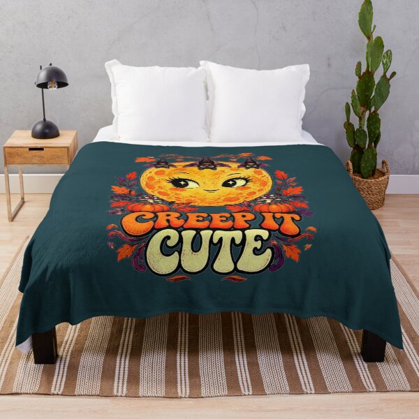 Artikelvorschau, Creep It Cute Halloween Moon – Spooky Bat Pumpkin Autumn Vintage Halloween Aesthetic entworfen und verkauft von Thegoldenline.