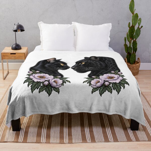 Aperçu de l'œuvre Black Cat Panther Purple Flower créée et vendue par Old's Cool Cat Studio.