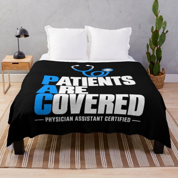 Aperçu de l'œuvre T-shirt de remise de diplôme d'assistant médical PA-C : Les patients sont couverts créée et vendue par Trendably.
