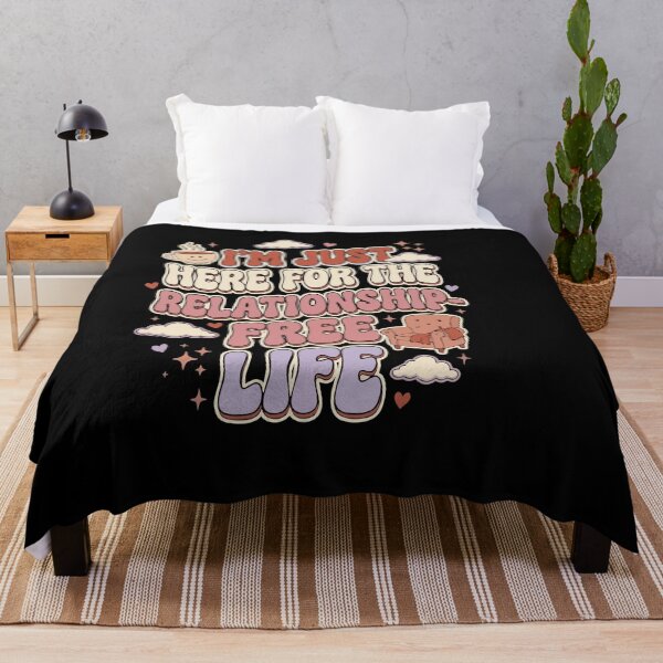 Artikelvorschau, Anti-Dating & Beziehung: Ich bin nur hier für das beziehungsfreie Leben – Geschenk für Singles entworfen und verkauft von AmeliaShirts.