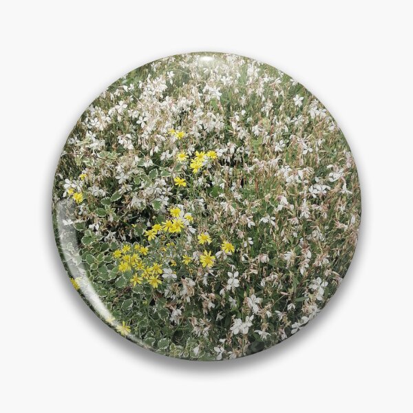 Artikelvorschau, White and Yellow Wildflower Meadow entworfen und verkauft von PhuongVoArt.
