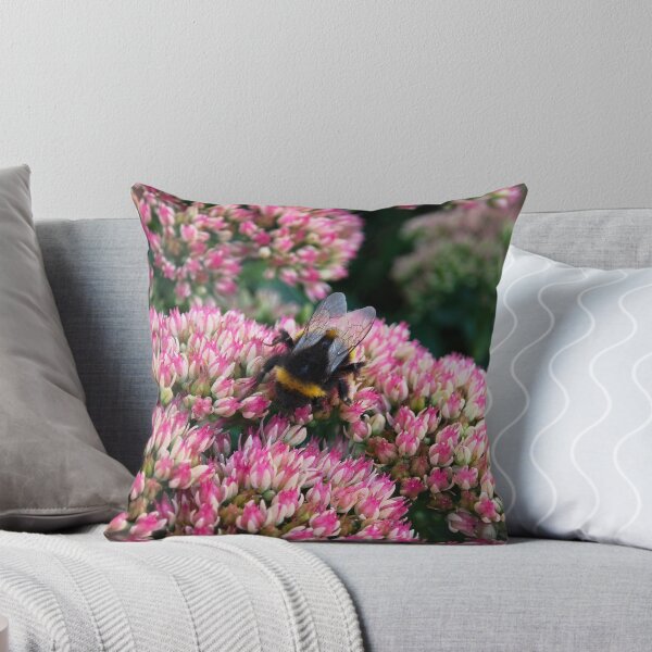Item preview, Abejorro desplegando sus alas designed and sold by BornToBeWyld.