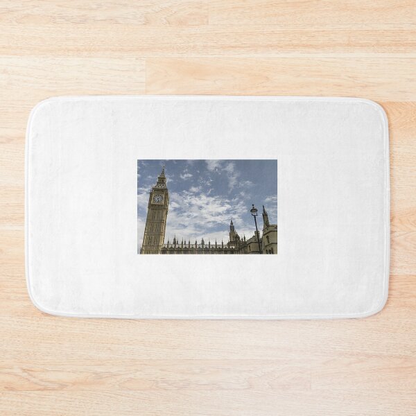 Artikelvorschau, Londoner Wahrzeichen Big Ben vor strahlend blauem Himmel – Landschaftsillustration entworfen und verkauft von MartinsErdmanis.