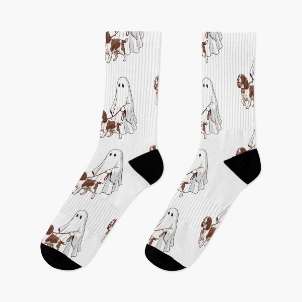 Artikelvorschau, Gruseliger Geist, der einen englischen Springer Spaniel an Halloween spazieren führt – Kunst für Hundeliebhaber entworfen und verkauft von raedattia.