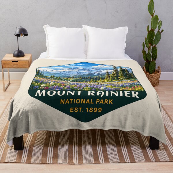 Artikelvorschau, Mount Rainier Nationalpark Retro-Design entworfen und verkauft von Gideon Emmerich.