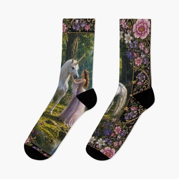 Artikelvorschau, Verspielter Waldteppich mit Mädchenmotiv, Einhörnern und floralen Bordüren entworfen und verkauft von DrewRomeoCo.