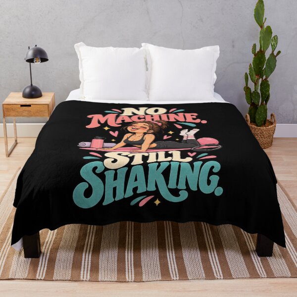 Artikelvorschau, No Machine Still Shaking | Funny Mat Pilates Girl Humor entworfen und verkauft von MOTIFOLK.