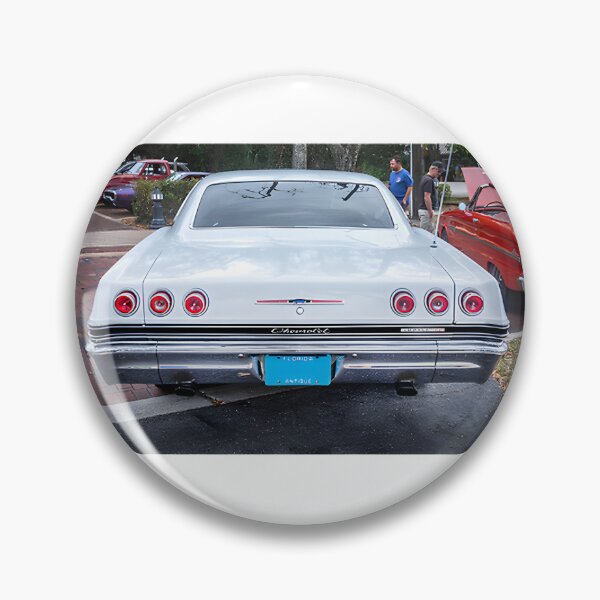 Artikelvorschau, Klassische weiße Chevy Impala SS Auto Illustration Design entworfen und verkauft von IDH Clan.