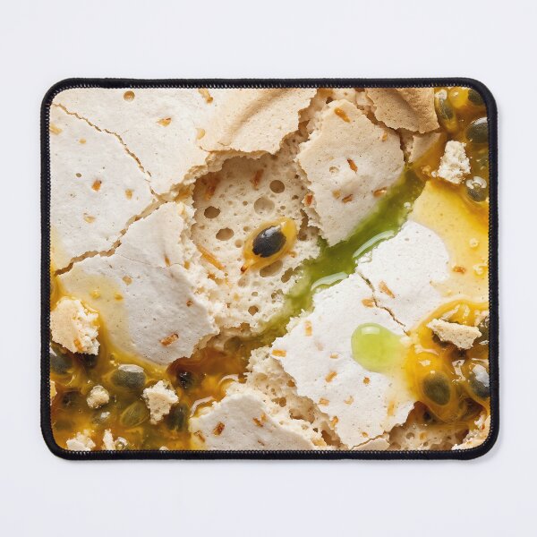 Artikelvorschau, Passionsfrucht- und geröstete Kokosnuss-Baiser mit Limettensirup entworfen und verkauft von ASSEMBLE WONDER.